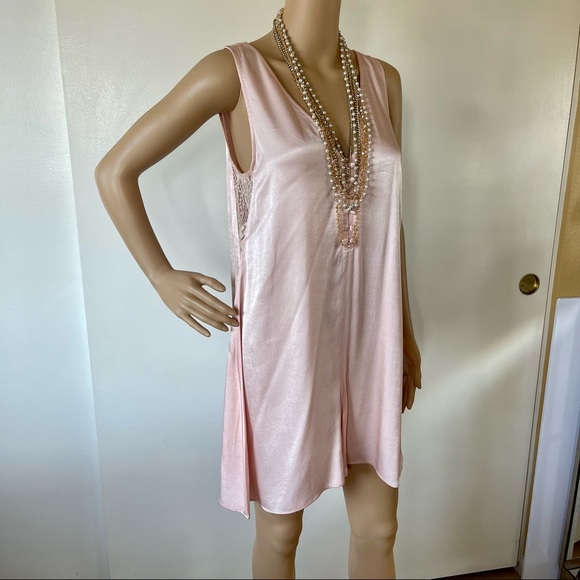 Cute Satin feel Romper NWT - Picture 3 of 9